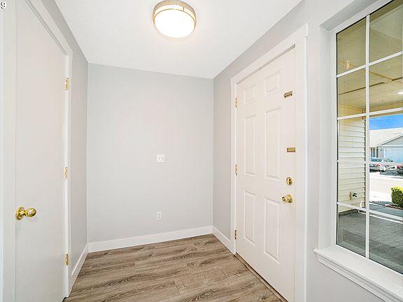 4th image of 4612 NE 39th St