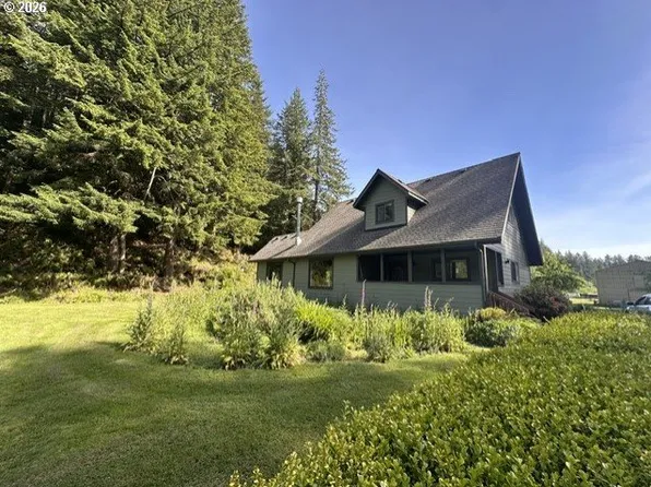94964 Echo Springs Ln, North Bend, OR 97459