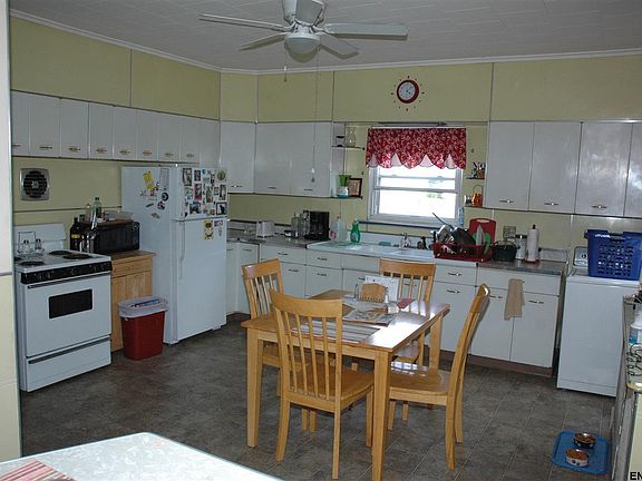 4th image of 138 Saratoga Ave