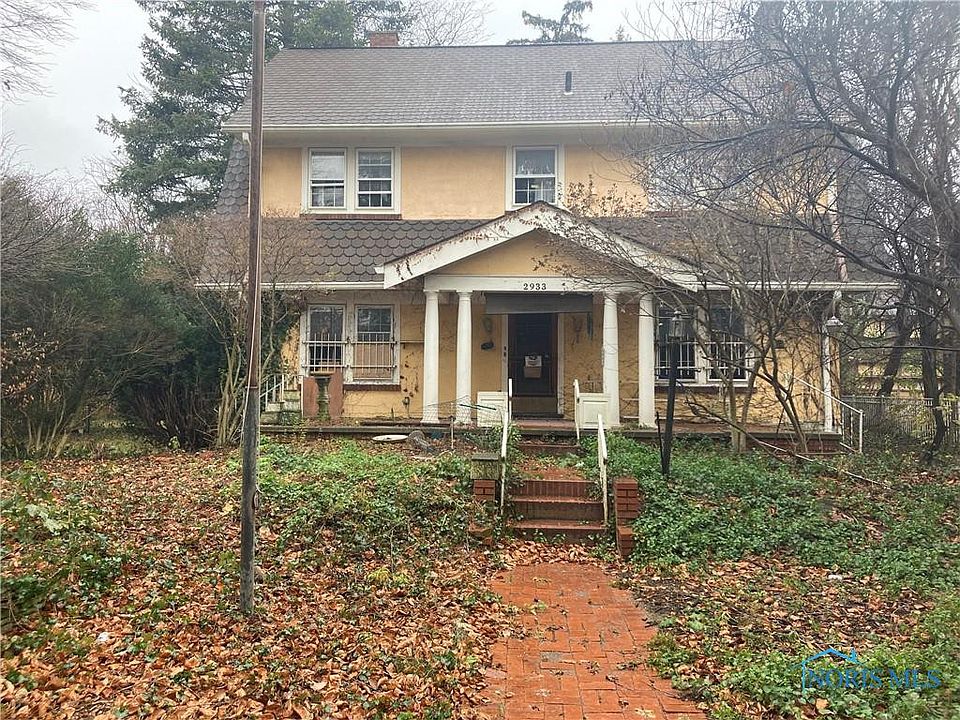 1st image of 2933 Collingwood Blvd