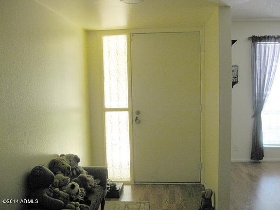 2nd image of 544 S Rosemont