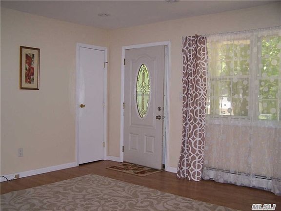 2nd image of 140 Park Ln