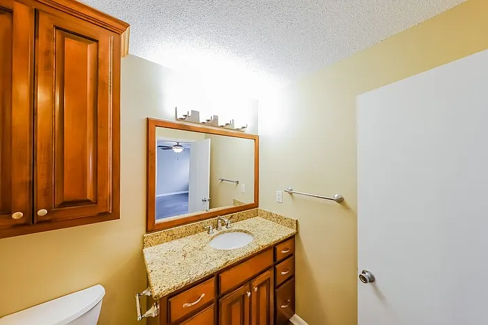 2218 Cecille Dr SW — Photo 7
