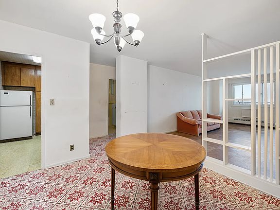 5th image of 3965 52nd St APT 8E