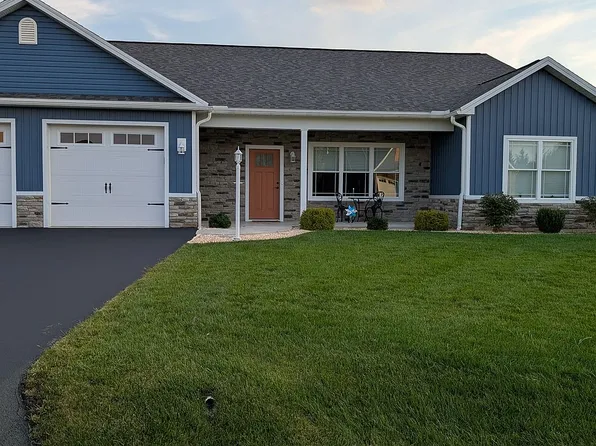 6657 Olde Pine Dr, Chambersburg, PA 17202