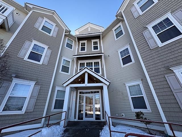 1st image of 61 Pearl Street #33