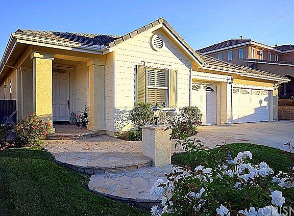 2nd image of 28034 Hayward Dr