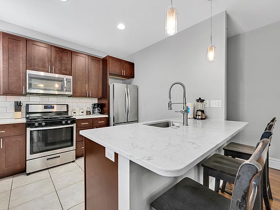 5th image of 916 Talmage Ave #916
