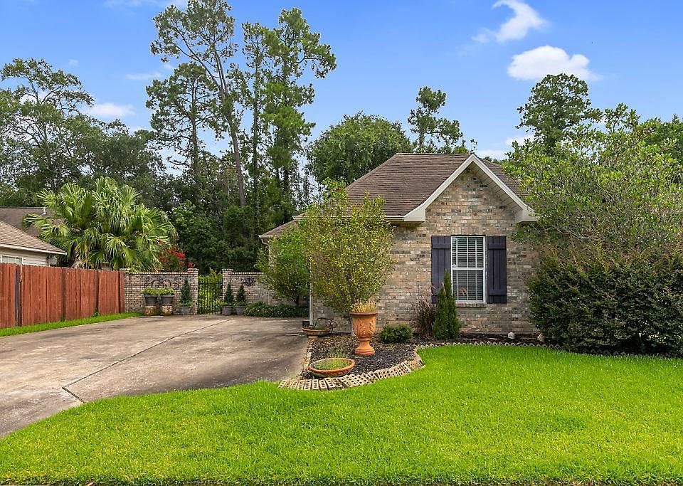 1st image of 236 Pecanwood Dr