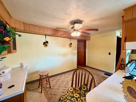 5th image of 228 Meadowlane Ave