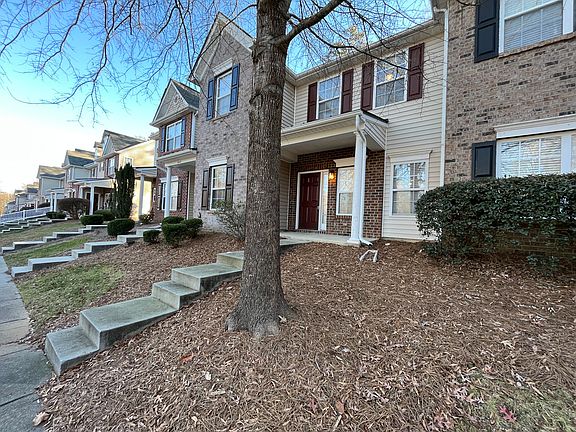 3rd image of 8438 Summerglen Cir
