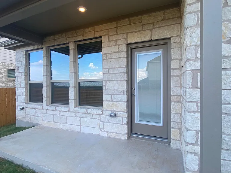 609 Silent Creek Cv — Photo 37