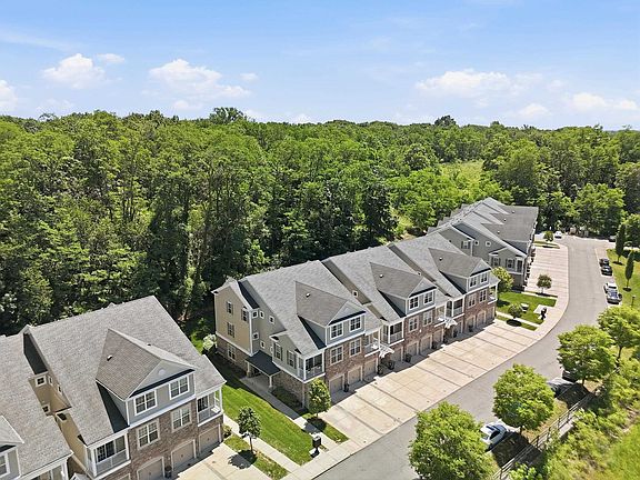 2nd image of 404 Waterview Ct #404