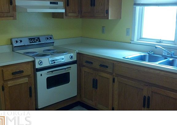 3rd image of 202 Westbrooke Dr