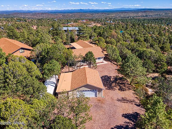 2nd image of 949 Geronimo Ln