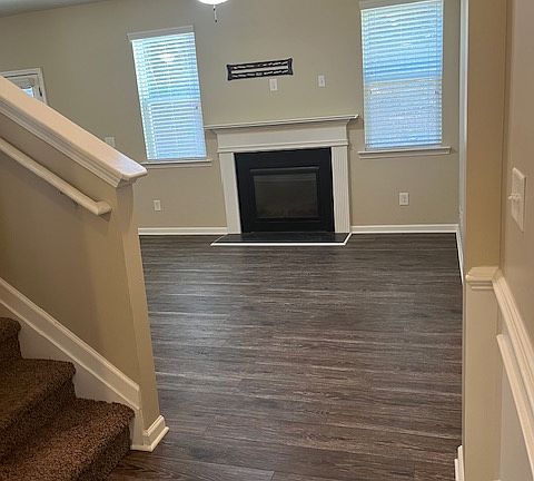 3rd image of 306 Woodson Way