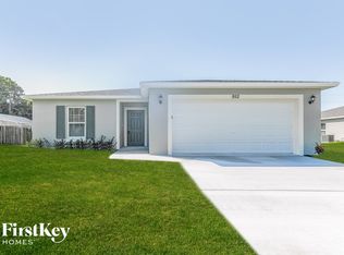 952 SW Jasper Ave, Pt Saint Lucie, FL 34953