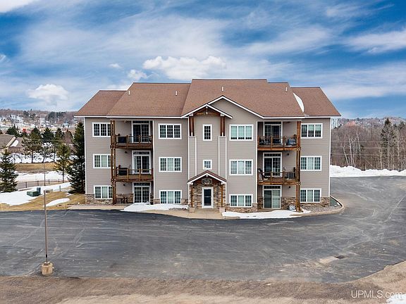 3rd image of 1015 Osprey Ct APT 9