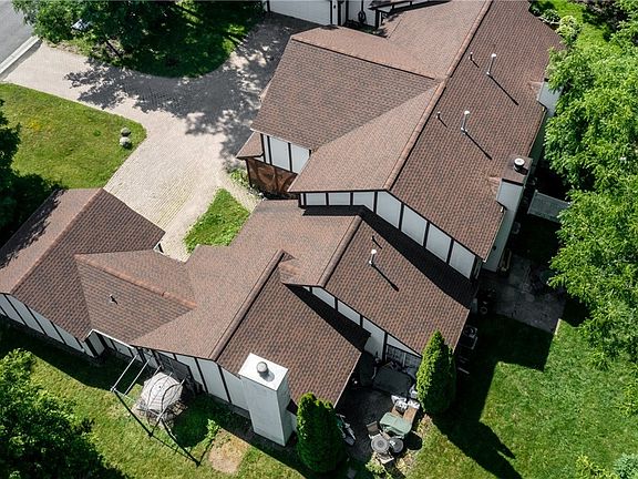 2nd image of 58 Gothic Ln