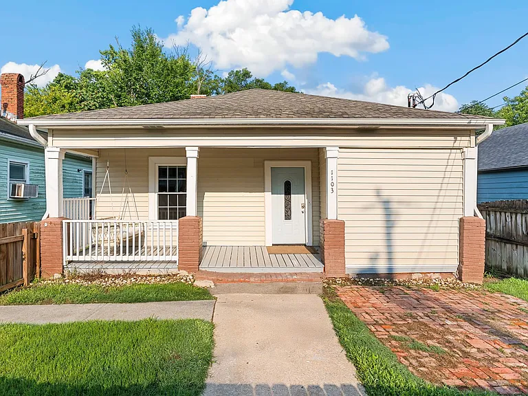 1103 Calvin St — Photo 1