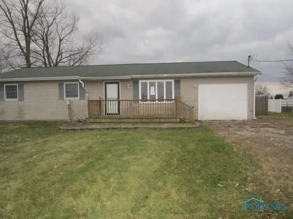10889 Nelson Rd, Bowling Green, OH 43402