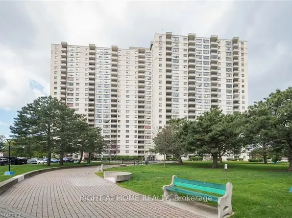 390 Dixon Rd #508, Toronto, ON M9R 1T4