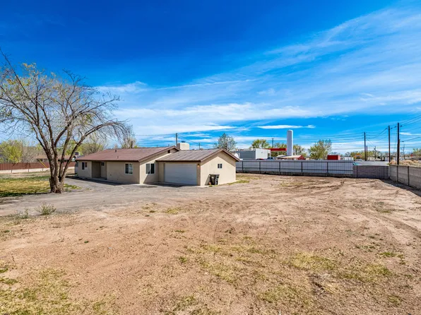2 Goodhart Rd, Los Lunas, NM 87031