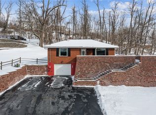 202 Sandy Hill Rd, Irwin, PA 15642