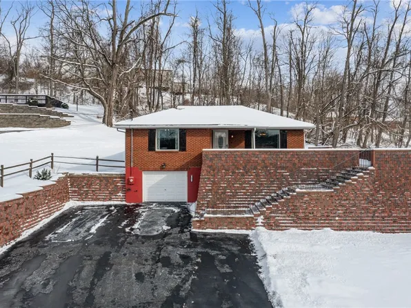 202 Sandy Hill Rd, Irwin, PA 15642