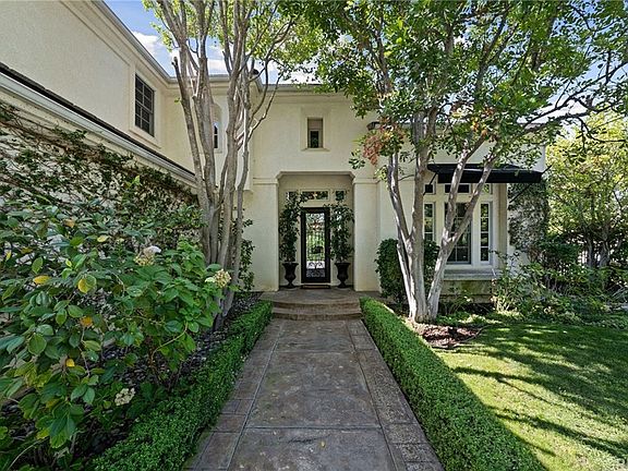 3rd image of 3505 Cordova Dr