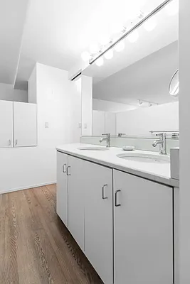 Rented by Bond New York | media 15