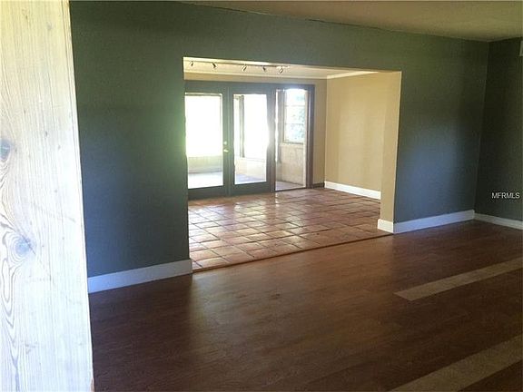4th image of 5544 Parkdale Dr