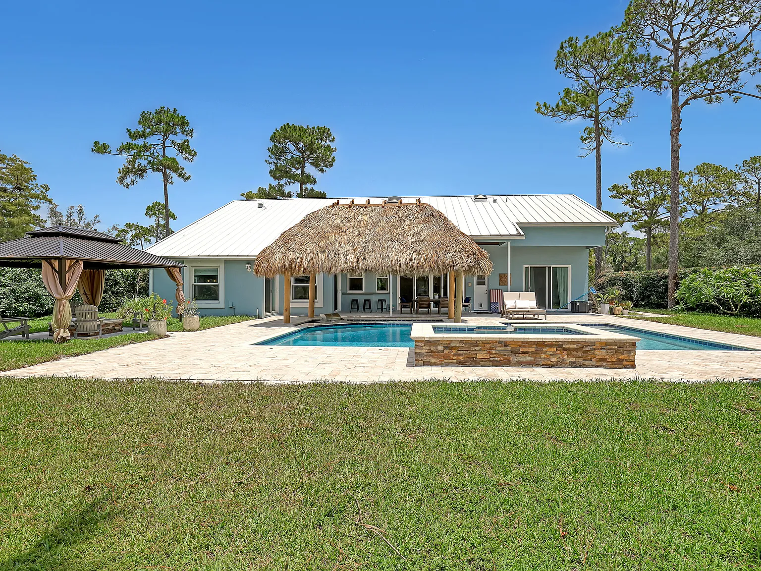 4 bed, 3.0 bath, 2581 sqft, $13,000 — Photo 1