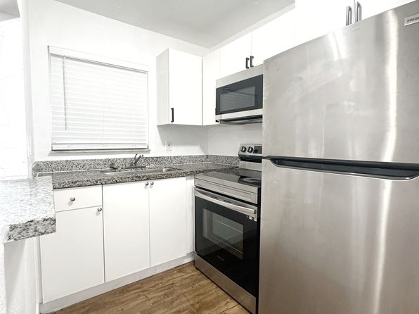 423 NW 9th St APT 27