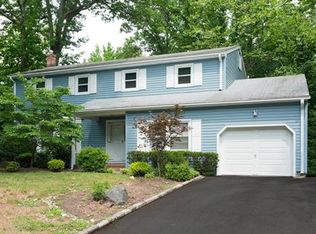 27 Sherwood Rd, Edison, NJ 08820