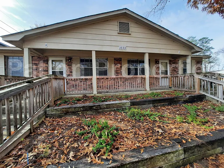 1655 S. Beltline Blvd. - Outside CoC - R13608-01-11 — Photo 1