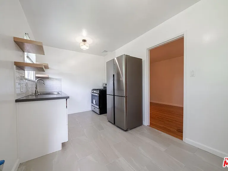 823 Highland Ave #11 — Photo 4