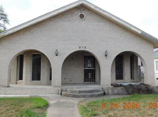 912 W Theo Ave, San Antonio, TX 78225