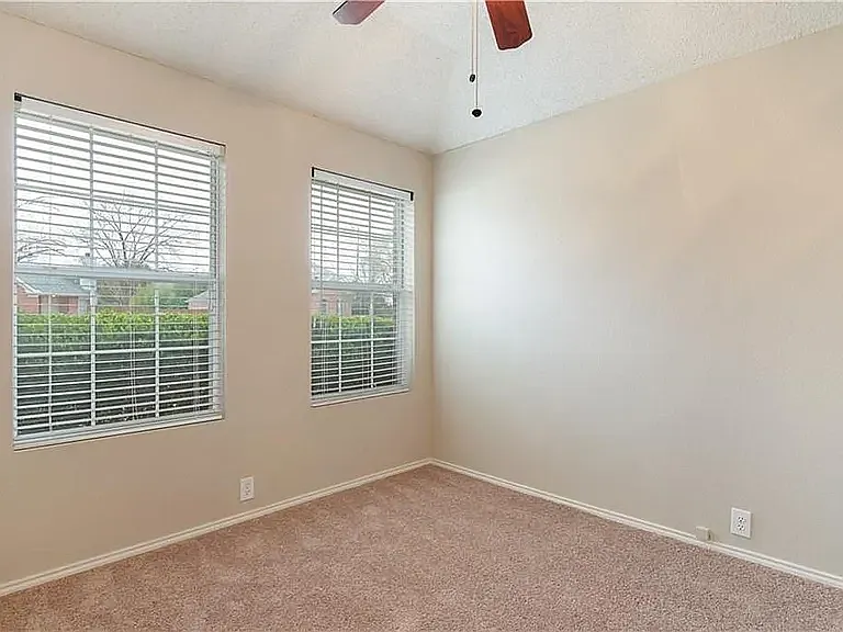 4249 Pinewood Dr — Photo 12