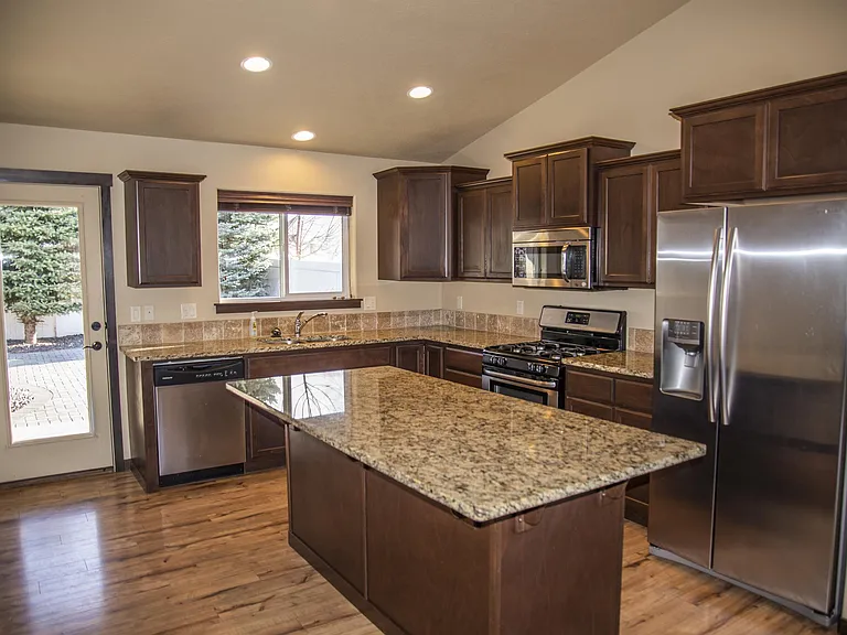7719 N Goodwater Loop — Photo 4