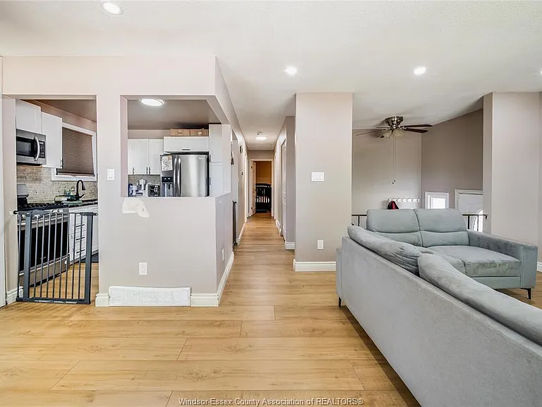 9633 Avery Ln #UPPER — Photo 12