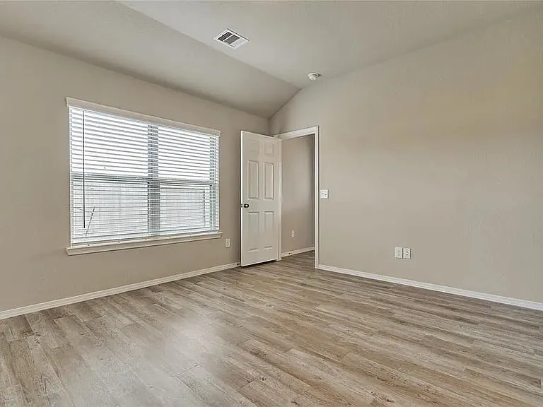 1854 Brushy Cedar Dr — Photo 15