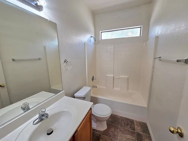 609 W Rio Vista Ln — Photo 17