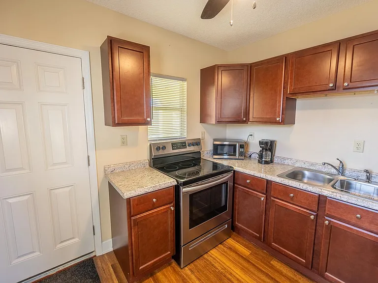 602 Braddock Ave #2 — Photo 8