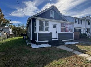 25 Victoria St, Springfield, MA 01104