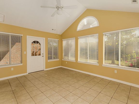 4th image of 501 Heritage Club Dr