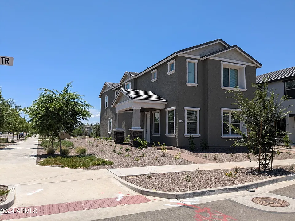 2207 W Paso Trl