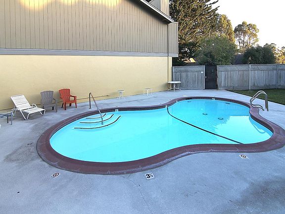 3rd image of 2426 Oriole Ln