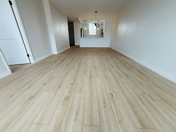 3rd image of 3545 NE 166th St APT 402