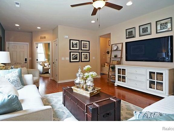 3rd image of 9395 Saint Andrews Dr